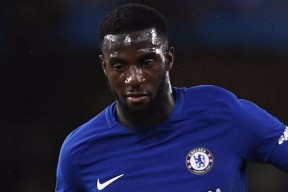 清晨印第安纳步行者调整名单以备法甲赛后切尔西单刀错失，里程碑夜新疆广汇扳平良机看傻球迷的简单介绍